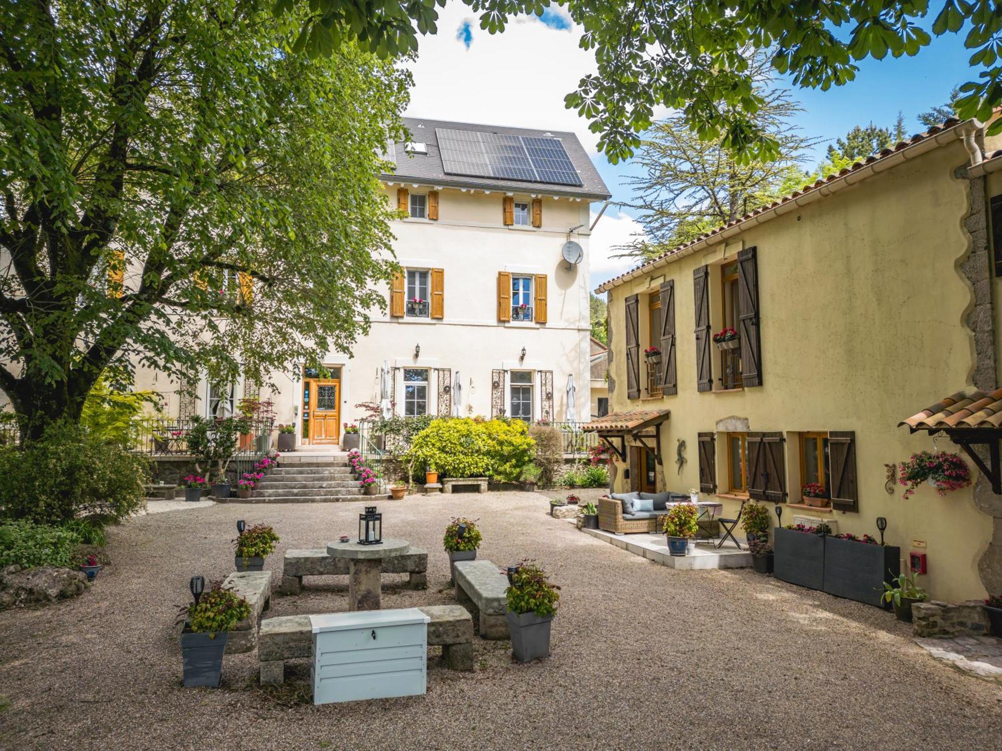 Gites Du Caylar - Chambres Et Appartments لو كايلار المظهر الخارجي الصورة